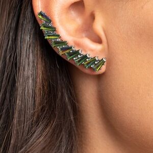 Paparazzi Oil Spill Ear Crawlera